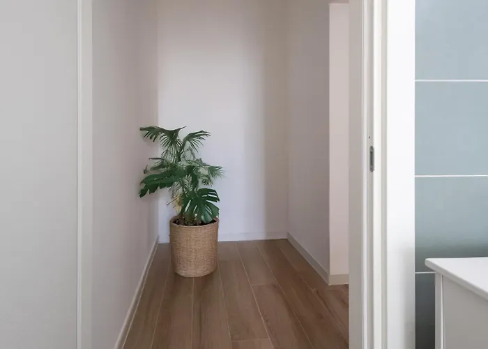 Stefania Flat - 5 Minuti Dalla